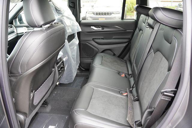 new 2025 Jeep Grand Cherokee car, priced at $40,453