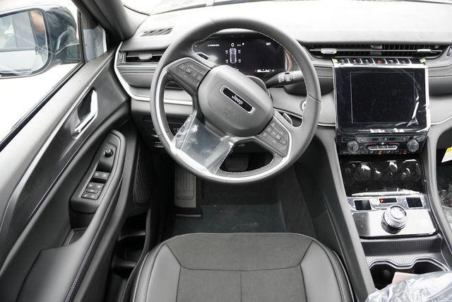 new 2025 Jeep Grand Cherokee car, priced at $40,453