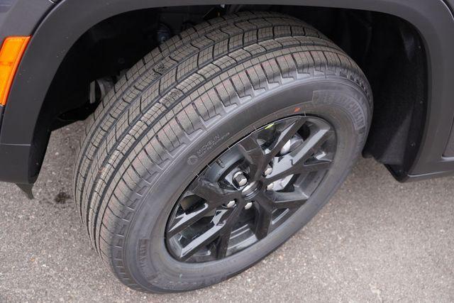new 2025 Jeep Grand Cherokee car, priced at $40,453