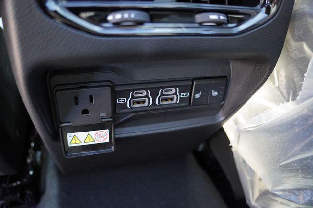 new 2025 Jeep Grand Cherokee car, priced at $46,757