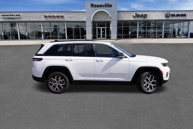 new 2025 Jeep Grand Cherokee car, priced at $43,569