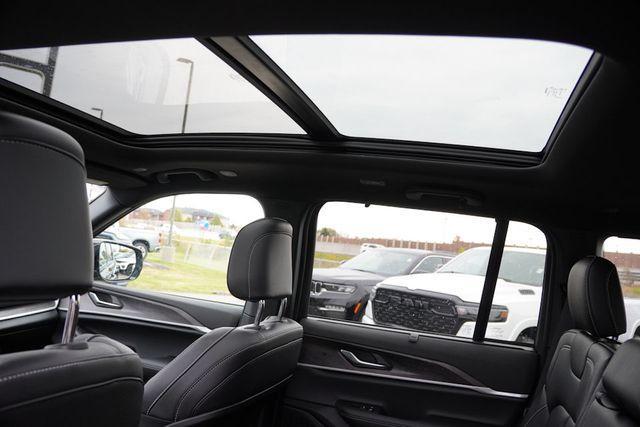 new 2025 Jeep Grand Cherokee car, priced at $48,257