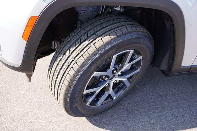 new 2025 Jeep Grand Cherokee L car, priced at $44,174