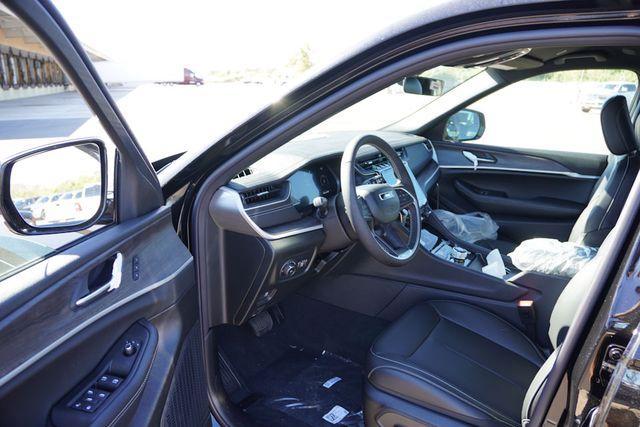 new 2025 Jeep Grand Cherokee L car, priced at $43,224