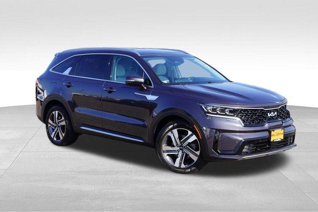 used 2022 Kia Sorento Plug-In Hybrid car, priced at $25,556