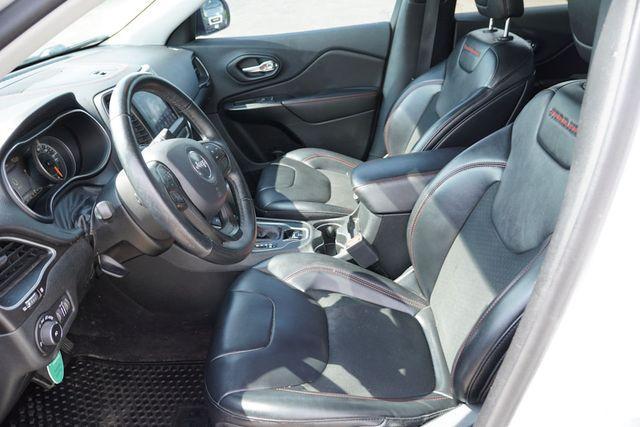 used 2019 Jeep Cherokee car, priced at $17,243