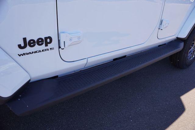 new 2025 Jeep Wrangler car, priced at $48,575