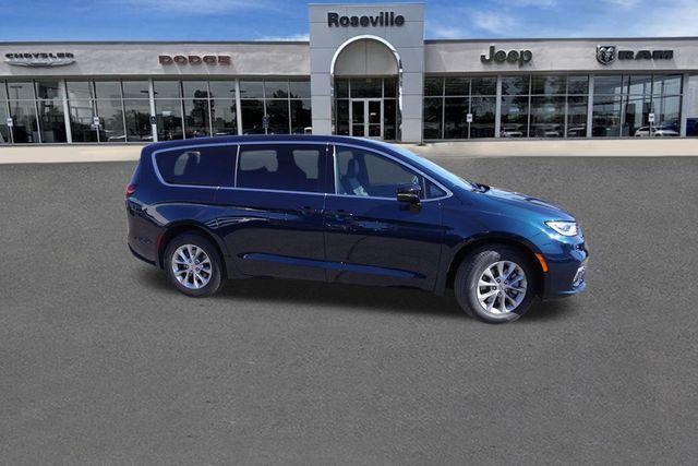 new 2025 Chrysler Pacifica car, priced at $41,364