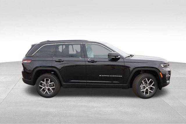 new 2025 Jeep Grand Cherokee car, priced at $40,709