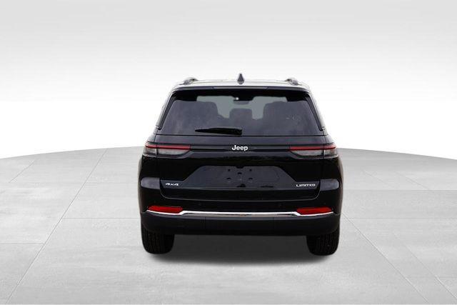 new 2025 Jeep Grand Cherokee car, priced at $40,158