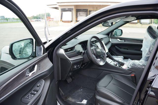 new 2025 Jeep Grand Cherokee car, priced at $40,709