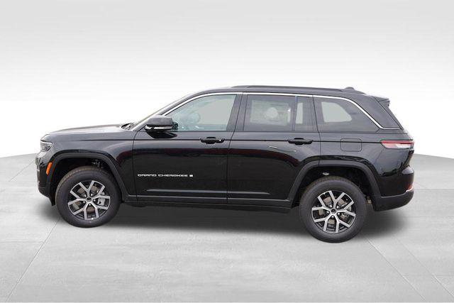 new 2025 Jeep Grand Cherokee car, priced at $40,158
