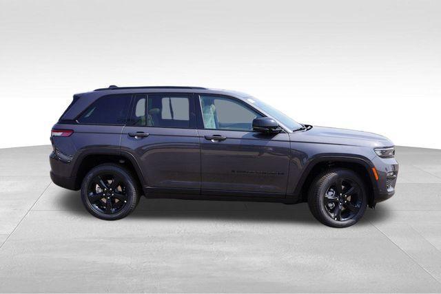 new 2025 Jeep Grand Cherokee car, priced at $49,359