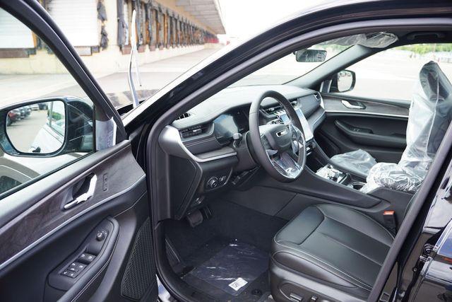 new 2025 Jeep Grand Cherokee car, priced at $41,899