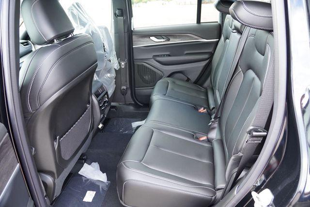 new 2025 Jeep Grand Cherokee car, priced at $41,899