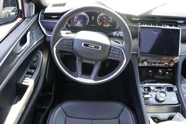 new 2025 Jeep Grand Cherokee car, priced at $49,031