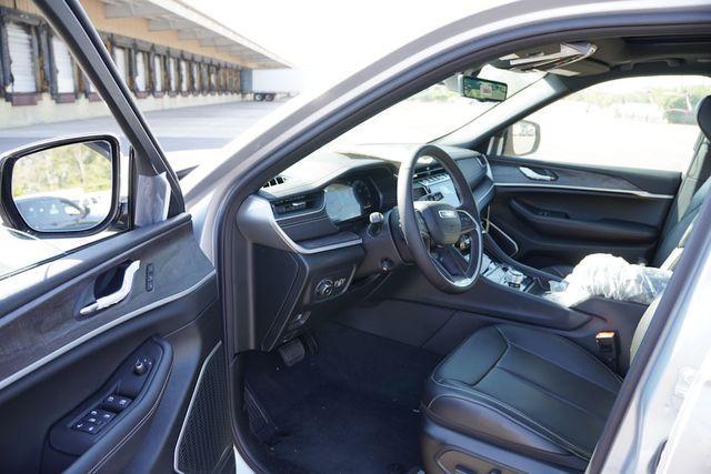 new 2025 Jeep Grand Cherokee car, priced at $49,031