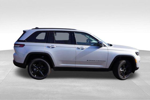 new 2025 Jeep Grand Cherokee car, priced at $49,031