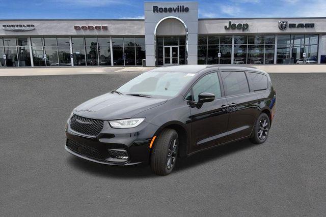 new 2025 Chrysler Pacifica car, priced at $42,238