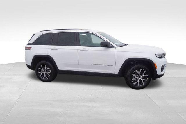 new 2025 Jeep Grand Cherokee car, priced at $38,853