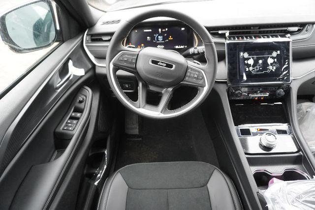 new 2025 Jeep Grand Cherokee L car, priced at $41,279