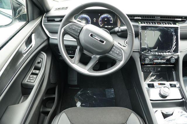 new 2025 Jeep Grand Cherokee car, priced at $40,020