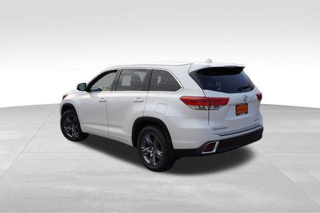 used 2018 Toyota Highlander car, priced at $30,615