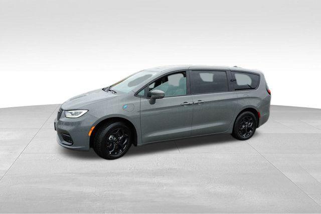 used 2022 Chrysler Pacifica Hybrid car, priced at $37,986