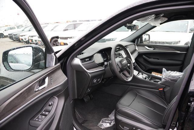 new 2025 Jeep Grand Cherokee car, priced at $44,145