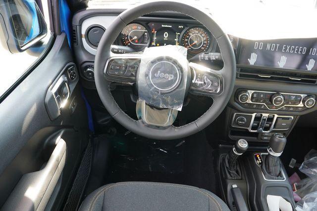new 2025 Jeep Wrangler car, priced at $47,463