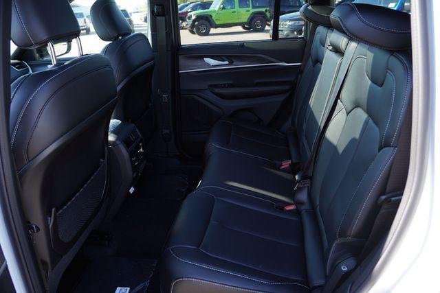 new 2025 Jeep Grand Cherokee car, priced at $46,239