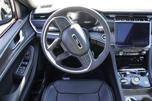 new 2025 Jeep Grand Cherokee car, priced at $46,239