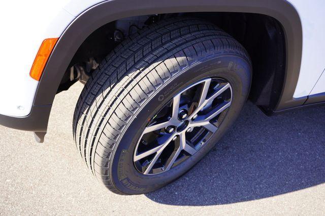 new 2025 Jeep Grand Cherokee car, priced at $46,239