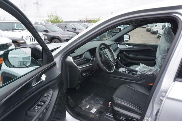 new 2024 Jeep Grand Cherokee L car, priced at $44,452