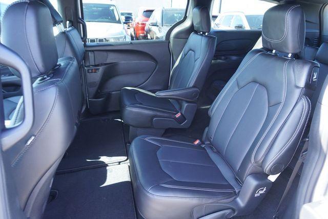 new 2025 Chrysler Pacifica car, priced at $37,563