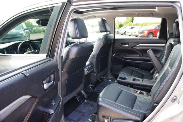 used 2017 Toyota Highlander Hybrid car, priced at $14,989