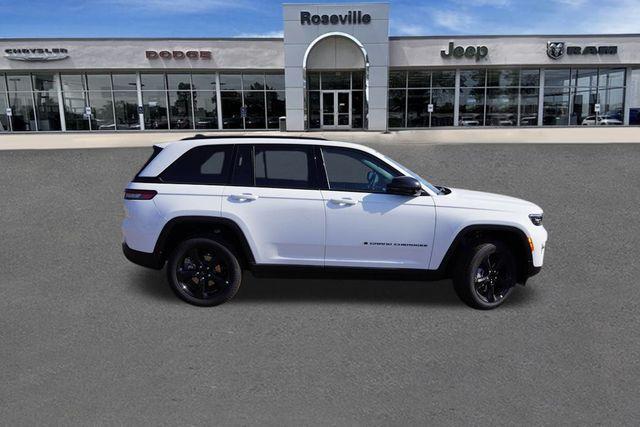 new 2025 Jeep Grand Cherokee car, priced at $43,877