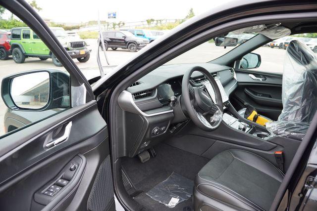 new 2025 Jeep Grand Cherokee car, priced at $40,453