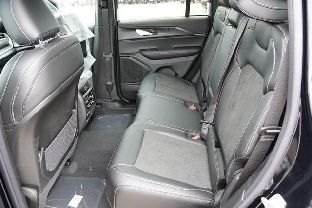 new 2025 Jeep Grand Cherokee car, priced at $40,453