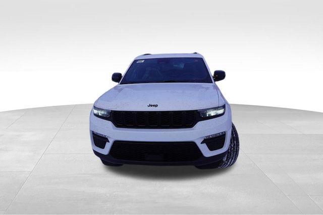 new 2025 Jeep Grand Cherokee car, priced at $40,805