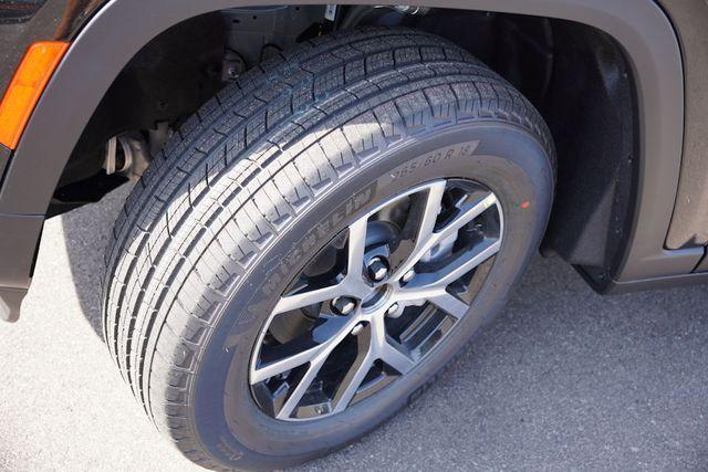 new 2025 Jeep Grand Cherokee car, priced at $42,024