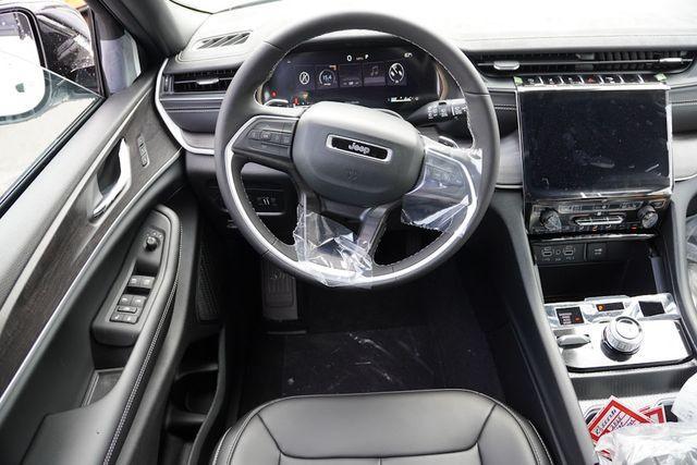 new 2025 Jeep Grand Cherokee car, priced at $39,880