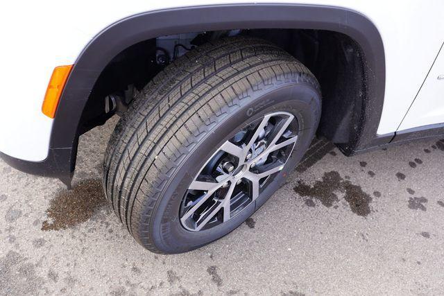 new 2025 Jeep Grand Cherokee car, priced at $39,880