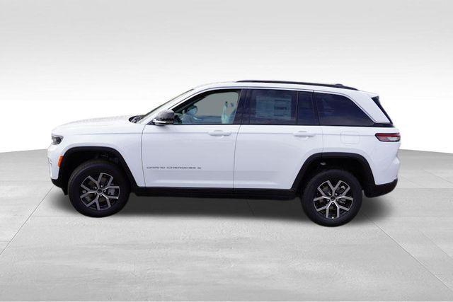 new 2025 Jeep Grand Cherokee car, priced at $39,880