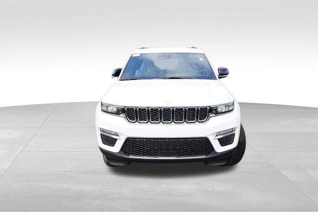 new 2025 Jeep Grand Cherokee car, priced at $39,880