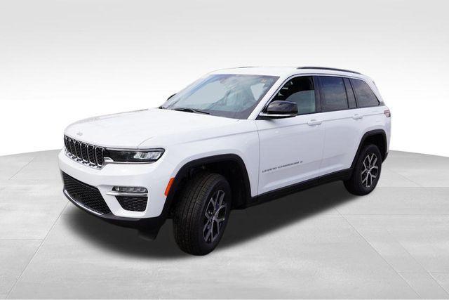 new 2025 Jeep Grand Cherokee car, priced at $39,638