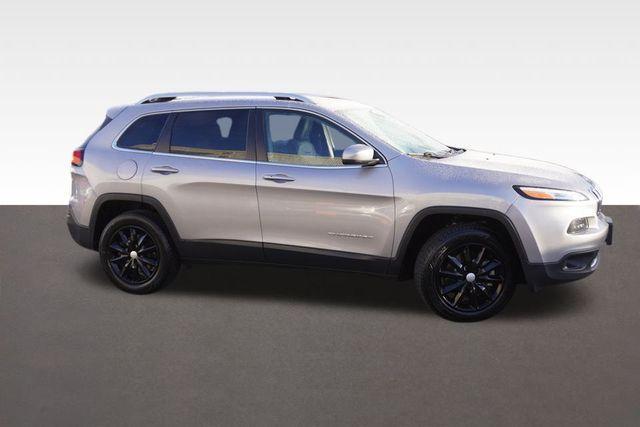 used 2017 Jeep Cherokee car, priced at $15,291