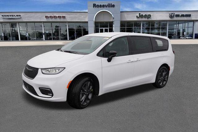 new 2026 Chrysler Pacifica car, priced at $43,666