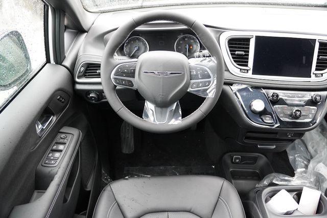 new 2026 Chrysler Pacifica car, priced at $43,666
