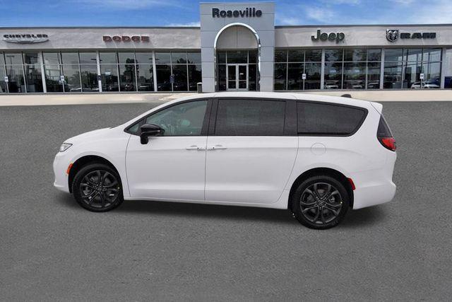 new 2026 Chrysler Pacifica car, priced at $43,666